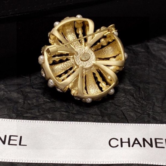 CHANEL CHANEL Not-to-be-missed summer item 2024SS brooch CHANEL CHANEL Not-to-be-missed summer item 2024SS brooch