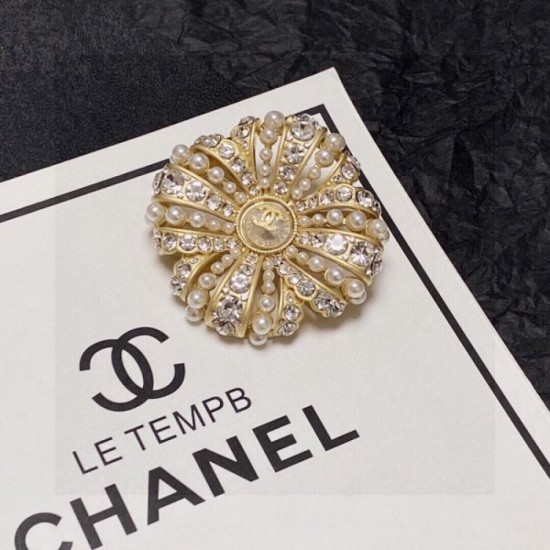 CHANEL CHANEL Not-to-be-missed summer item 2024SS brooch CHANEL CHANEL Not-to-be-missed summer item 2024SS brooch