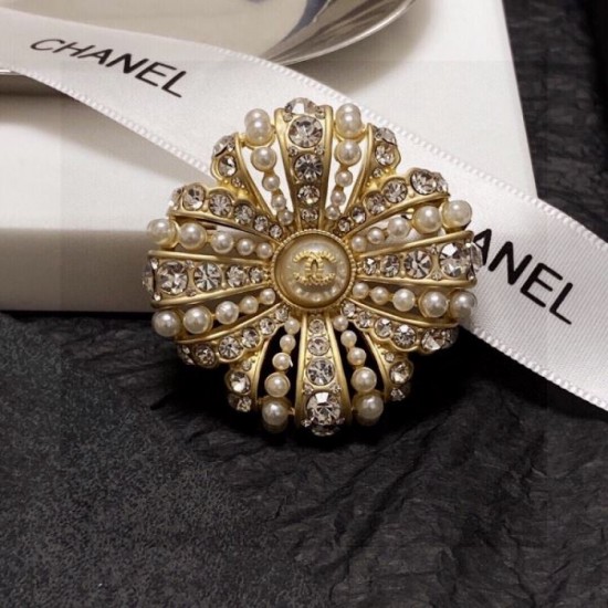 CHANEL CHANEL Not-to-be-missed summer item 2024SS brooch CHANEL CHANEL Not-to-be-missed summer item 2024SS brooch
