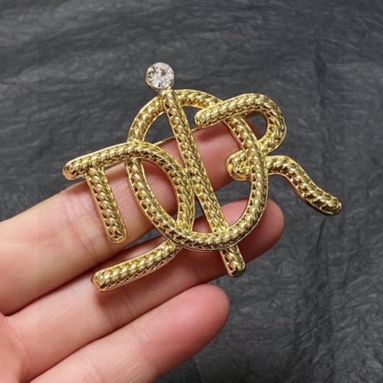 Items attracting attention from overseas celebrities 2024SS Brooch DIOR Items attracting attention from overseas celebrities 2024SS Brooch DIOR