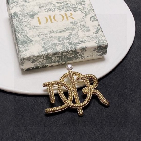 Items attracting attention from overseas celebrities 2024SS Brooch DIOR Items attracting attention from overseas celebrities 2024SS Brooch DIOR