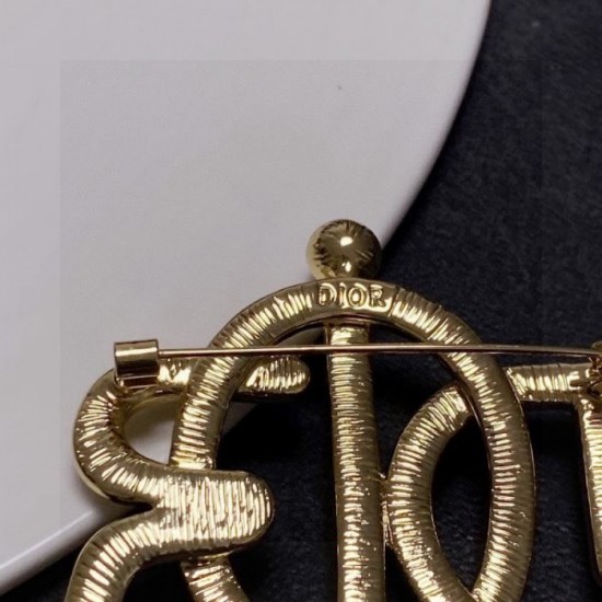 Items attracting attention from overseas celebrities 2024SS Brooch DIOR Items attracting attention from overseas celebrities 2024SS Brooch DIOR