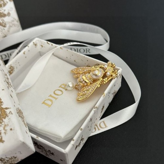 This season's featured new item 2024SS Brooch DIOR Dior This season's featured new item 2024SS Brooch DIOR Dior