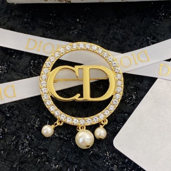 Particularly popular is the elegant and immediately sold out 2024SS brooch DIOR Particularly popular is the elegant and immediately sold out 2024SS brooch DIOR