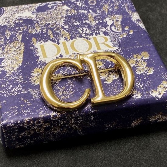 2024SS brooch DIOR that you should buy for a limited time and at a good price 2024SS brooch DIOR that you should buy for a limited time and at a good price