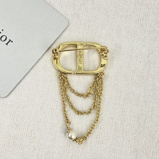 Recommended tops for spring and summer 2024SS Brooch DIOR Recommended tops for spring and summer 2024SS Brooch DIOR