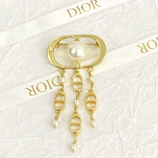 Check out the latest information on spring/summer tops 2024SS Brooch DIOR Dior Check out the latest information on spring/summer tops 2024SS Brooch DIOR Dior