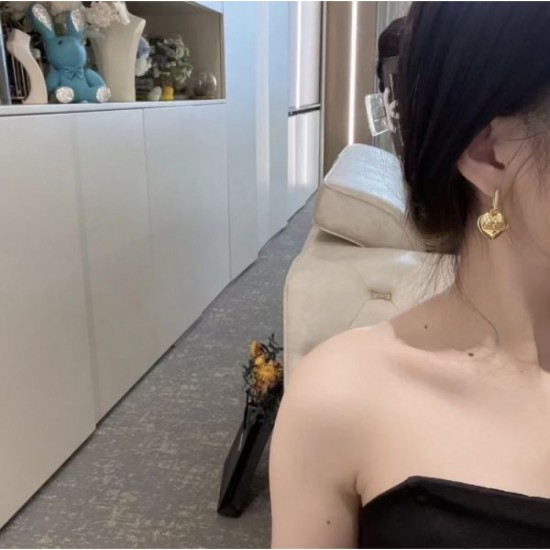 Trendy colors 2024SS earrings BALENCIAGA Balenciaga Trendy colors 2024SS earrings BALENCIAGA Balenciaga
