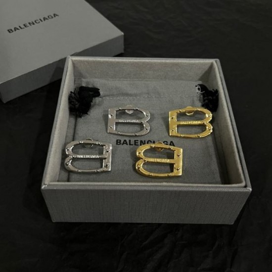 2024SS BALENCIAGA Balenciaga earrings A must-have item for spring and summer 2024SS BALENCIAGA Balenciaga earrings A must-have item for spring and summer