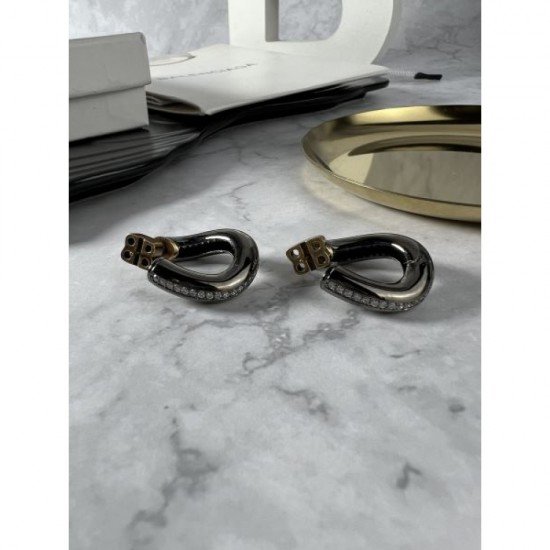 2024SS BALENCIAGA Balenciaga earrings enliven the summer mood 2024SS BALENCIAGA Balenciaga earrings enliven the summer mood