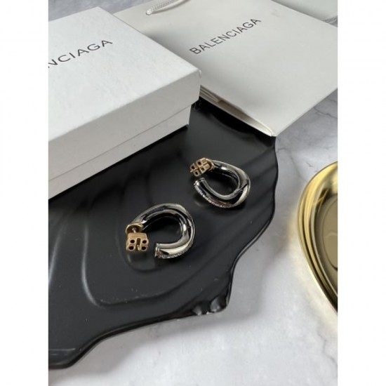 2024SS BALENCIAGA Balenciaga earrings enliven the summer mood 2024SS BALENCIAGA Balenciaga earrings enliven the summer mood
