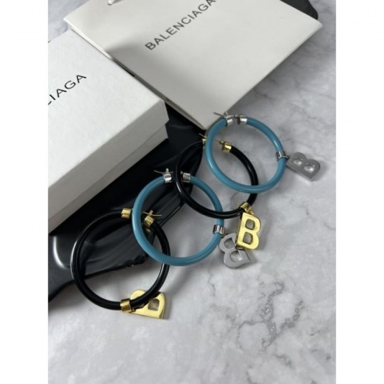 2024SS BALENCIAGA Balenciaga earrings are gaining attention now. 2024SS BALENCIAGA Balenciaga earrings are gaining attention now.