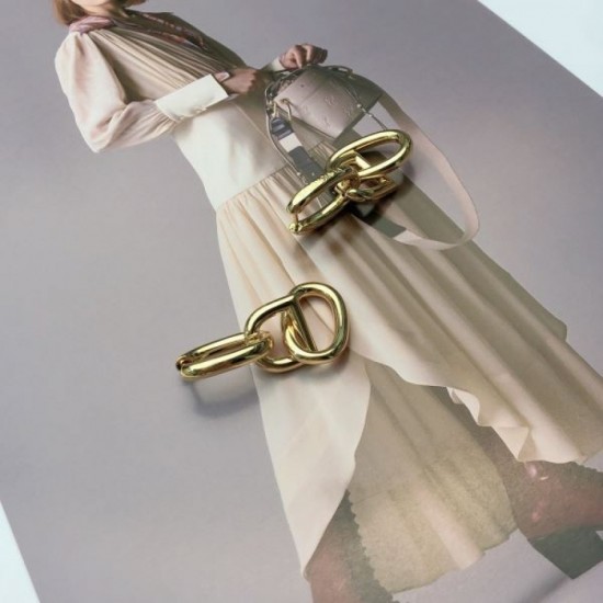 BALENCIAGA Balenciaga now available at a new price! 2024SS earrings BALENCIAGA Balenciaga now available at a new price! 2024SS earrings