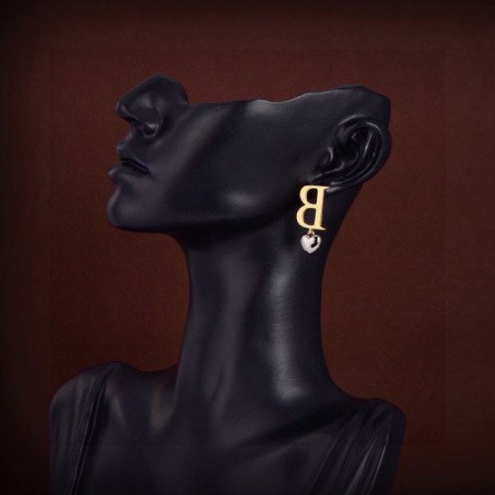 BALENCIAGA Balenciaga 2024SS earrings that are very popular during spring and summer BALENCIAGA Balenciaga 2024SS earrings that are very popular during spring and summer