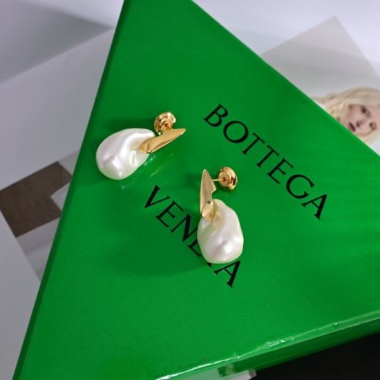 BOTTEGA VENETA Limited quantity 2024SS earrings BOTTEGA VENETA Limited quantity 2024SS earrings