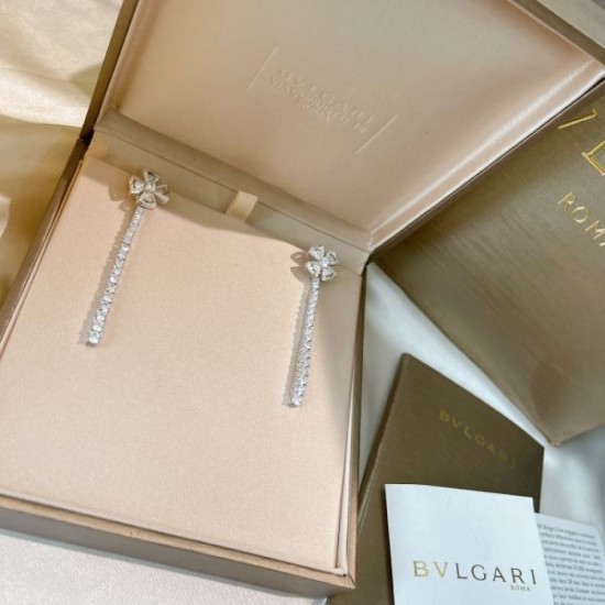 2024SS earrings BVLGARI are now very popular among celebrities. 2024SS earrings BVLGARI are now very popular among celebrities.