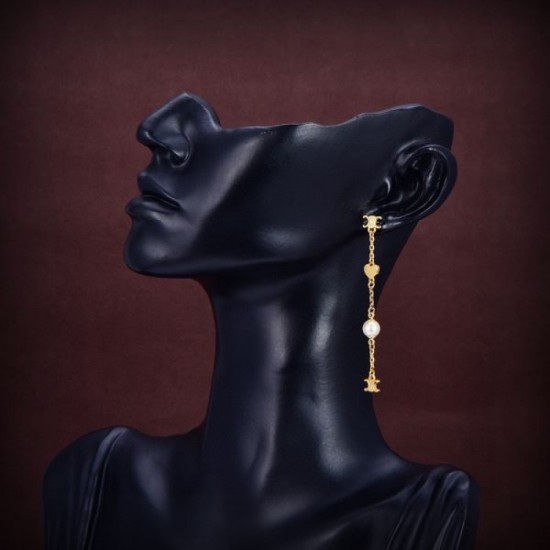 Popular item even after years of use 2024SS earrings CELINE Popular item even after years of use 2024SS earrings CELINE