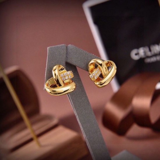 2024SS earrings that can be glimpsed from tops CELINE 2024SS earrings that can be glimpsed from tops CELINE