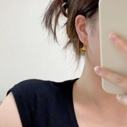 2024SS CELINE Celine earrings continue to be popular Limited item