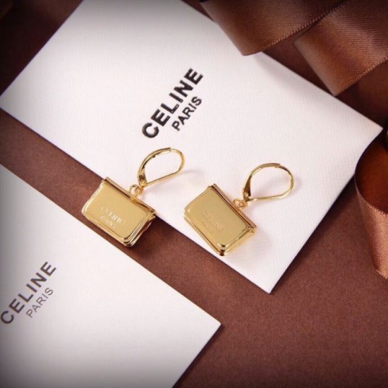 CELINE Celine must be sold out☆Hurry up 2024SS earrings CELINE Celine must be sold out☆Hurry up 2024SS earrings
