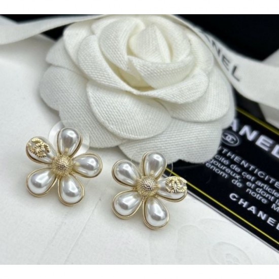Last Spring/Summer Collection 2024SS Earrings CHANEL CHANEL Last Spring/Summer Collection 2024SS Earrings CHANEL CHANEL