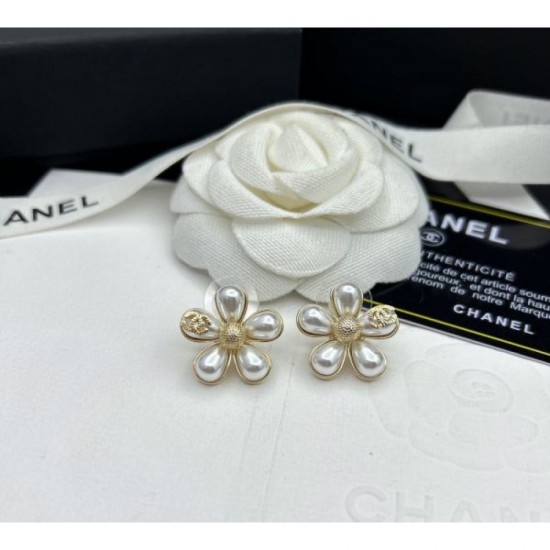 Last Spring/Summer Collection 2024SS Earrings CHANEL CHANEL Last Spring/Summer Collection 2024SS Earrings CHANEL CHANEL