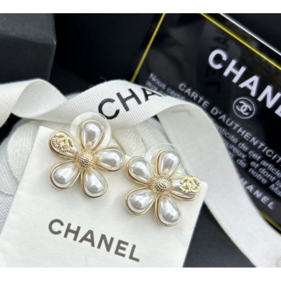 Last Spring/Summer Collection 2024SS Earrings CHANEL CHANEL Last Spring/Summer Collection 2024SS Earrings CHANEL CHANEL