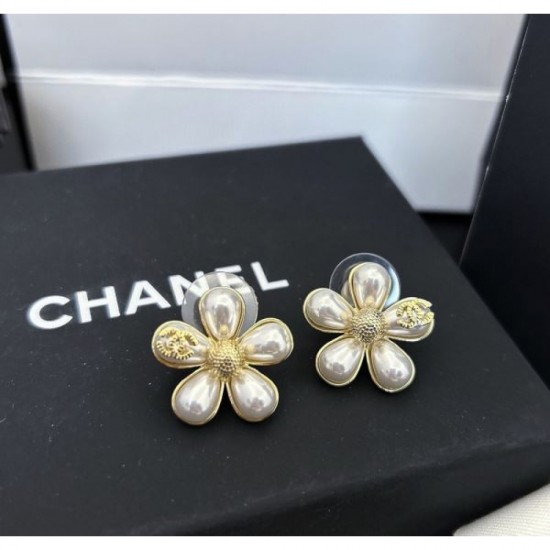 Last Spring/Summer Collection 2024SS Earrings CHANEL CHANEL Last Spring/Summer Collection 2024SS Earrings CHANEL CHANEL
