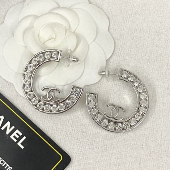 Essential items for spring 2024SS earrings CHANEL Essential items for spring 2024SS earrings CHANEL