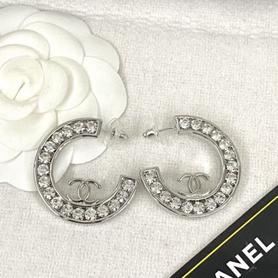 Essential items for spring 2024SS earrings CHANEL Essential items for spring 2024SS earrings CHANEL