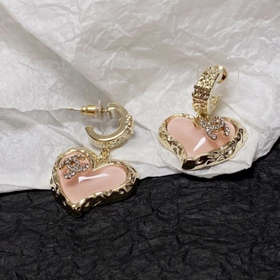 Clean silhouette 2024SS earrings CHANEL Clean silhouette 2024SS earrings CHANEL