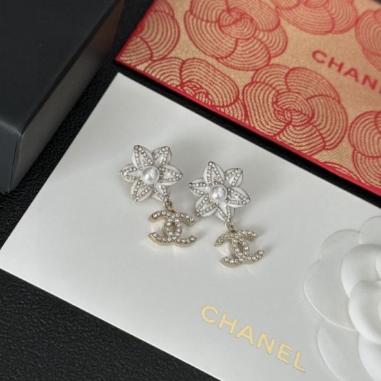This spring is set with these 2024SS earrings CHANEL CHANEL This spring is set with these 2024SS earrings CHANEL CHANEL