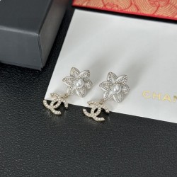 This spring is set with these 2024SS earrings CHANEL CHANEL