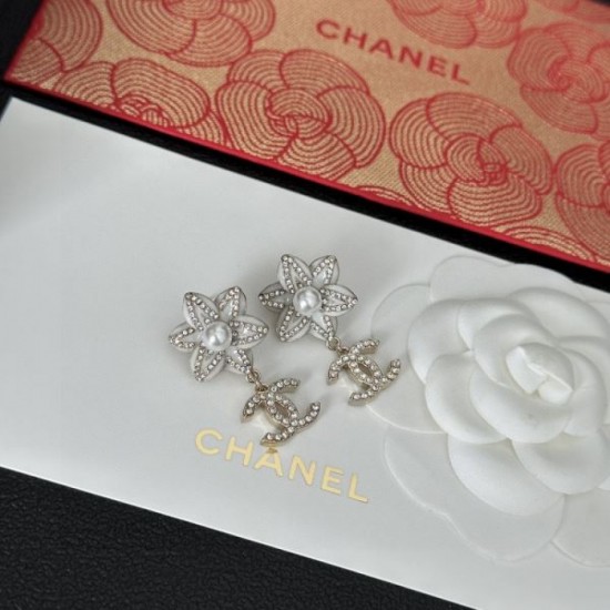This spring is set with these 2024SS earrings CHANEL CHANEL This spring is set with these 2024SS earrings CHANEL CHANEL