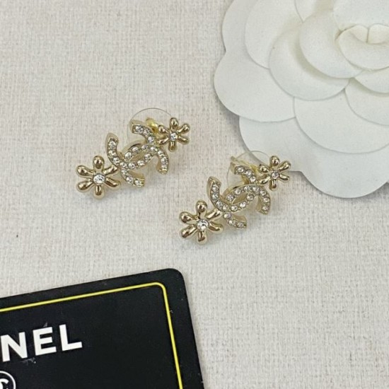 Popular tops this spring/summer 2024SS earrings CHANEL CHANEL Popular tops this spring/summer 2024SS earrings CHANEL CHANEL