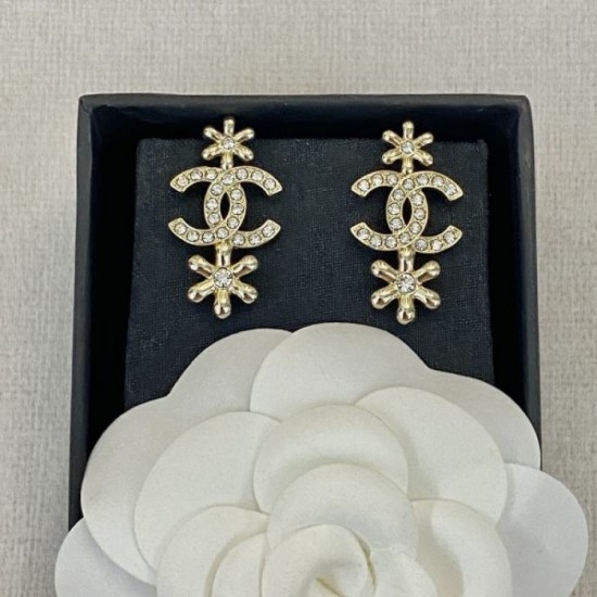 Popular tops this spring/summer 2024SS earrings CHANEL CHANEL Popular tops this spring/summer 2024SS earrings CHANEL CHANEL