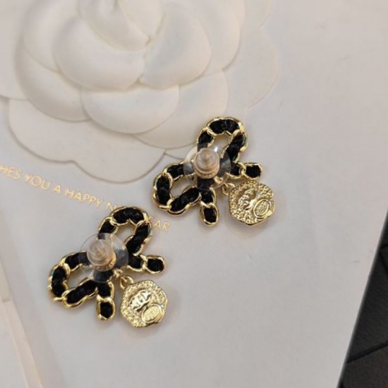 New 2024SS earrings that are extremely popular CHANEL New 2024SS earrings that are extremely popular CHANEL