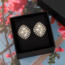 New 2024SS earrings in pursuit of trends CHANEL