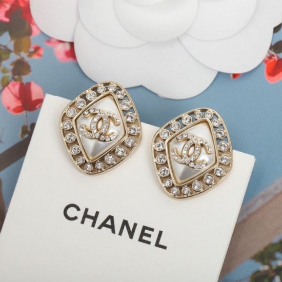 New 2024SS earrings in pursuit of trends CHANEL New 2024SS earrings in pursuit of trends CHANEL