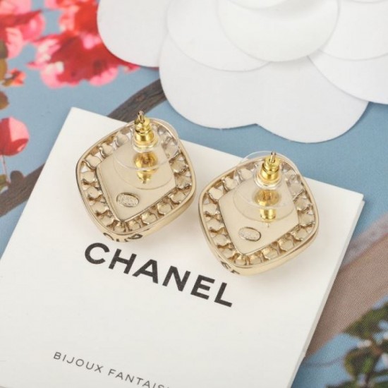 New 2024SS earrings in pursuit of trends CHANEL New 2024SS earrings in pursuit of trends CHANEL