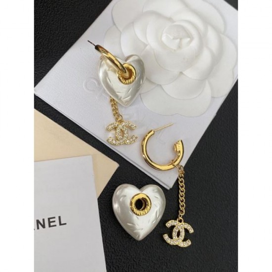 New 2024SS earrings that are sure to be a hit CHANEL CHANEL New 2024SS earrings that are sure to be a hit CHANEL CHANEL