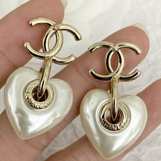 Must-buy for adults this spring/summer 2024SS earrings CHANEL Must-buy for adults this spring/summer 2024SS earrings CHANEL