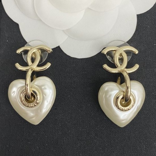 Must-buy for adults this spring/summer 2024SS earrings CHANEL Must-buy for adults this spring/summer 2024SS earrings CHANEL