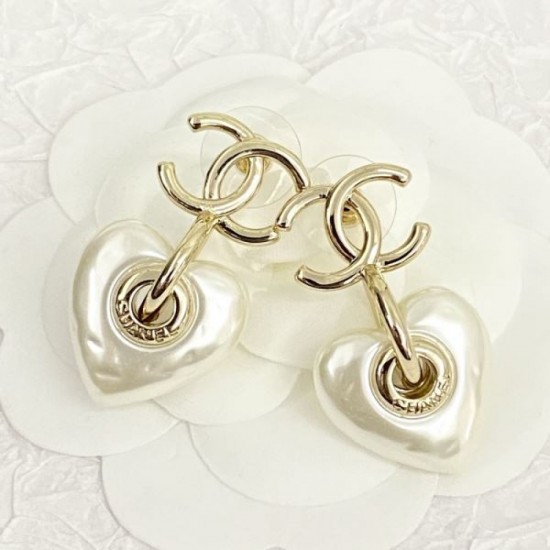 Must-buy for adults this spring/summer 2024SS earrings CHANEL Must-buy for adults this spring/summer 2024SS earrings CHANEL