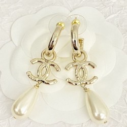 2024SS earrings with an elegant summer feel CHANEL