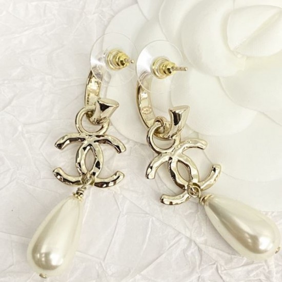 2024SS earrings with an elegant summer feel CHANEL 2024SS earrings with an elegant summer feel CHANEL