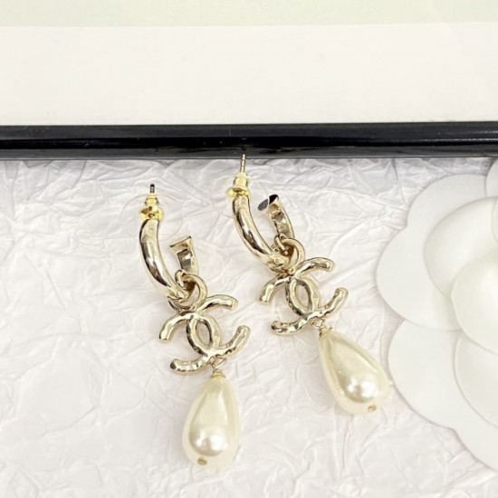 2024SS earrings with an elegant summer feel CHANEL 2024SS earrings with an elegant summer feel CHANEL