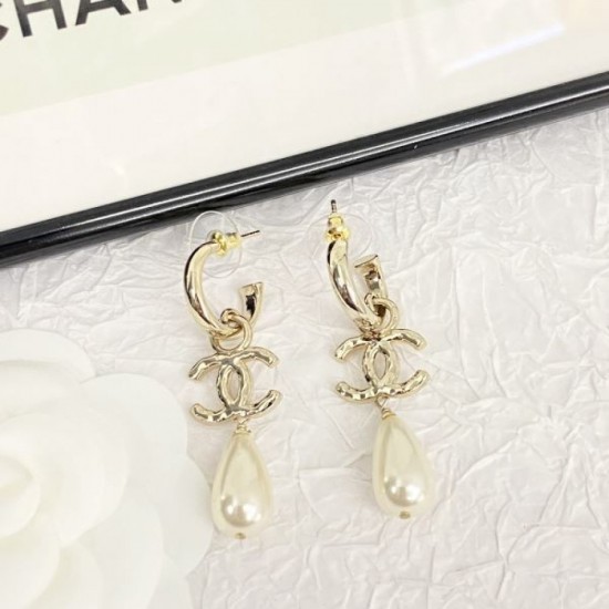 2024SS earrings with an elegant summer feel CHANEL 2024SS earrings with an elegant summer feel CHANEL