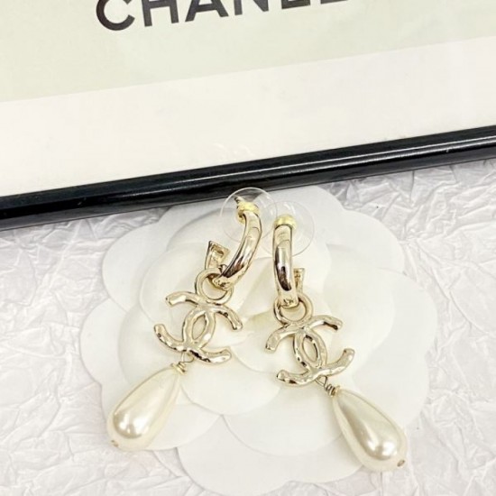 2024SS earrings with an elegant summer feel CHANEL 2024SS earrings with an elegant summer feel CHANEL