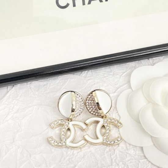 A must-have summer item 2024SS earrings CHANEL A must-have summer item 2024SS earrings CHANEL